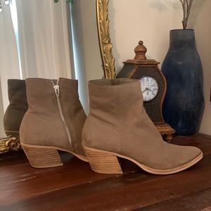 Dolce Vita Asha Booties